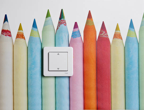 Styr markisen �ver altanen tr�dl�st